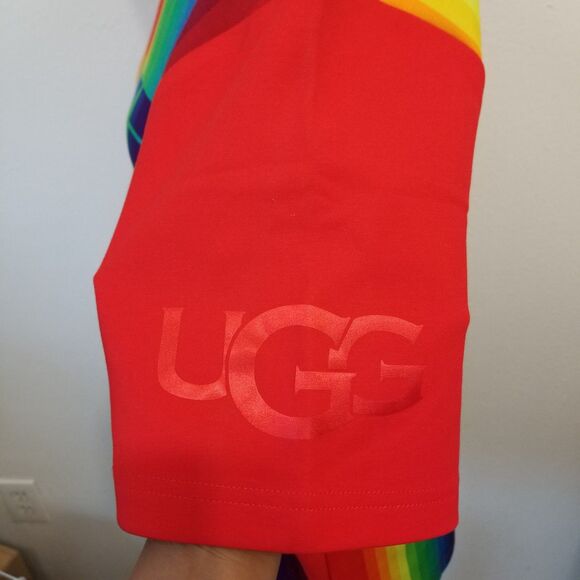 NWT UGG PRIDE Love Rainbow Stripes Logo T-Shirt Size Medium - Picture 6 of 16